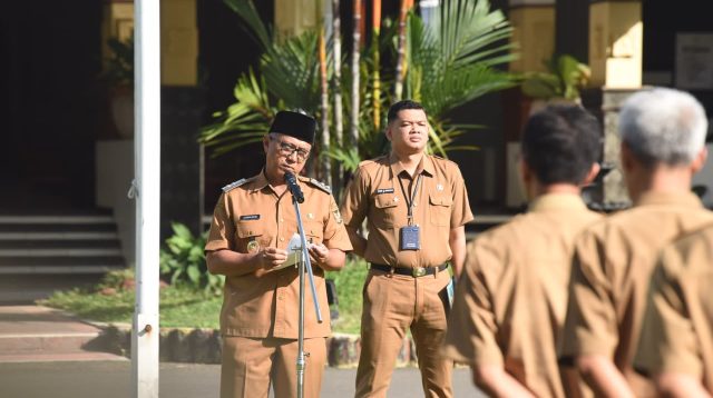 Gus Qowim sàt memberikan arahan kepada ASN.