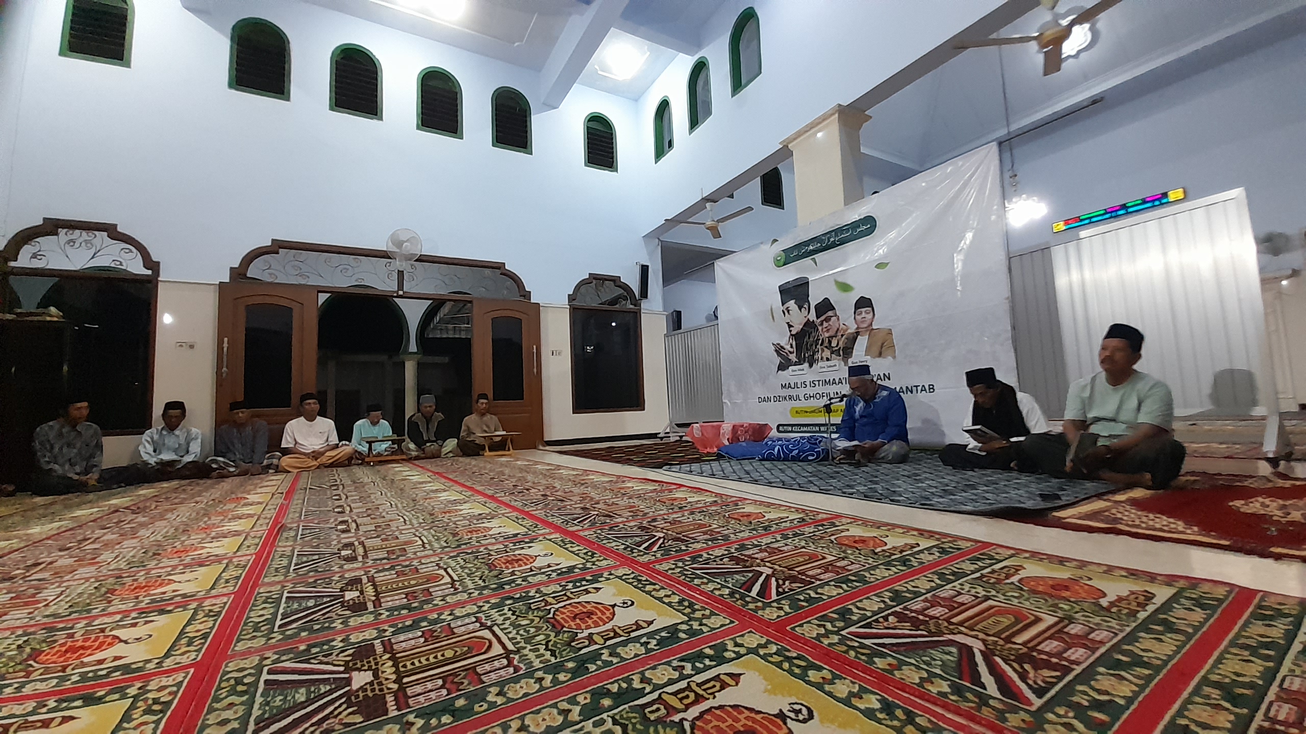 Majelis Sema’an Al-Qur’an dan Dzikrul Ghofilin Jantiko Mantab yang dilaksanakan pada rutinan umum Ahad Kliwon.