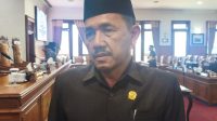 Ketua DPRD Tulungagung, Marsono memberikan keterangan terkait THR Bupati Tulungagung nonaktif, Gatut Sunu Wibowo.