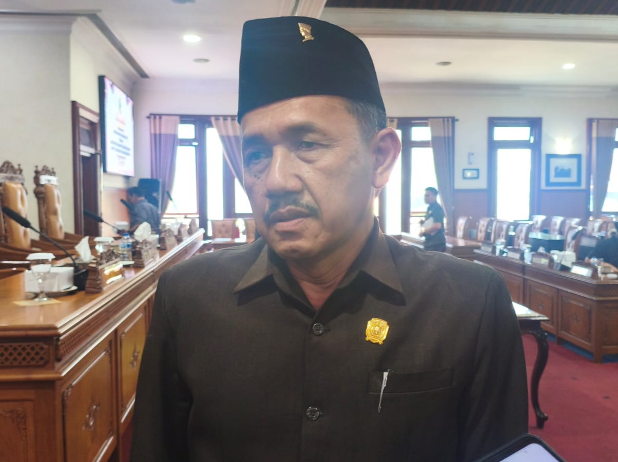 Ketua DPRD Tulungagung, Marsono memberikan keterangan terkait THR Bupati Tulungagung nonaktif, Gatut Sunu Wibowo.