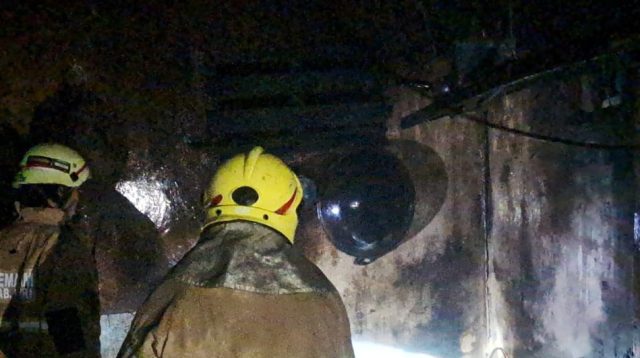 Lupa Matikan Sisa Bara Api untuk Memasak, Dapur Terbakar