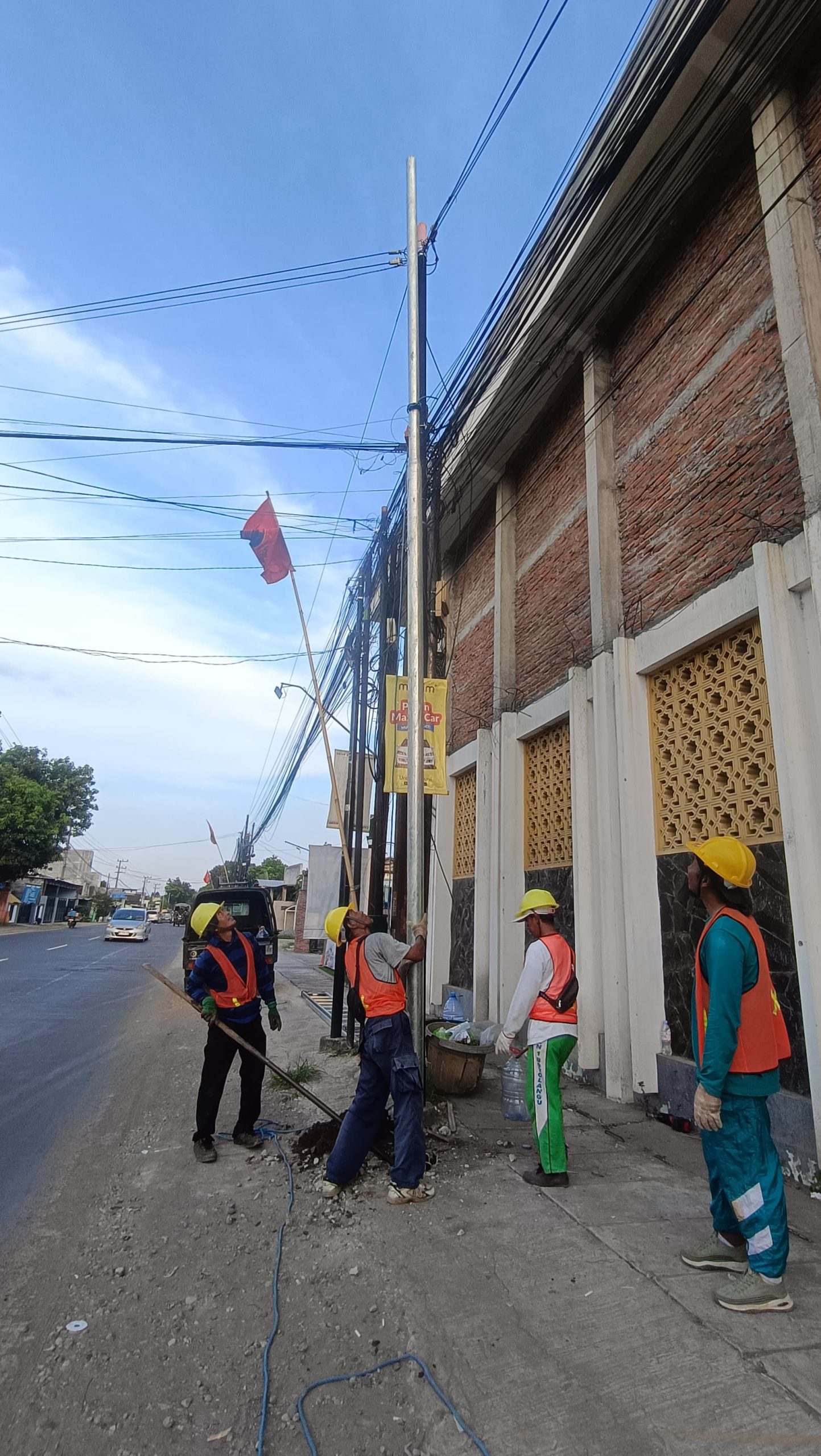 Dinas Perkim Pasang 86 Titik PJU Baru di Tiga Lokasi Wilayah Kabupaten Kediri