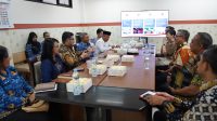 Mas Bup Dhito bersama tim Sampurna Foundation.