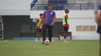 Persela Lamongan memperpanjang kontrak Bima Sakti.