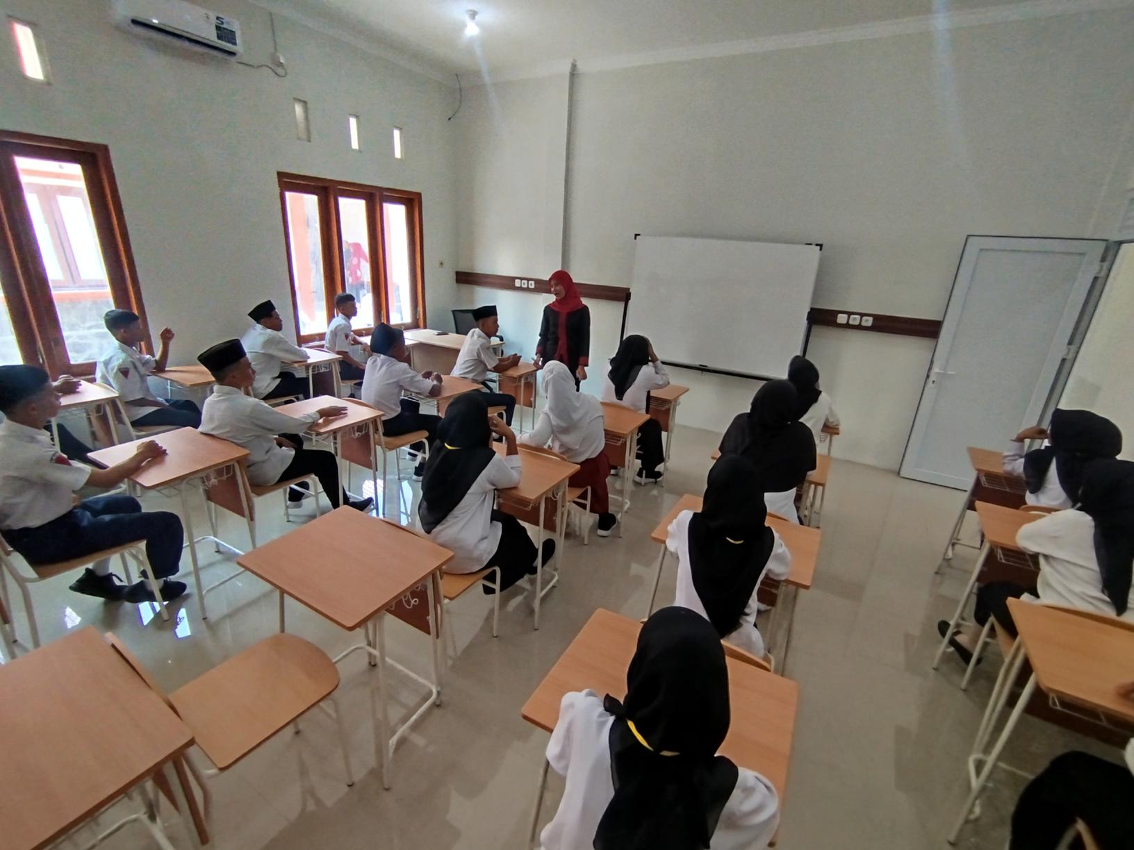 Sejumlah siswa SR di Ponorogo.