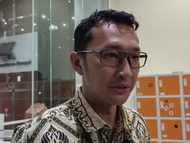 Juru Bicara KPK, Budi Prasetyo saat memberikan pernyataan terkait pengembangan perkara korupsi Gatut Sunu Wibowo.