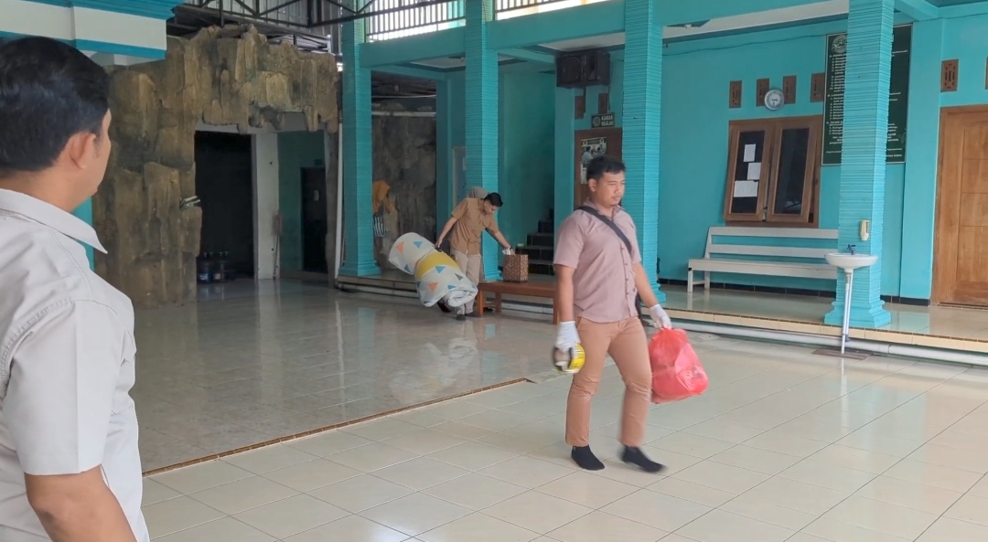 Satreskrim Polres Ponorogo Geledah Ponpes Milik Tersangka Pencabulan di Kecamatan Jambon