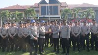 Prosesi pelepasan di halaman Polres Blitar.