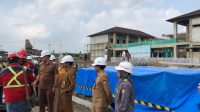 Wali Kota Blitar meninjau proyek sekolah rakyat.