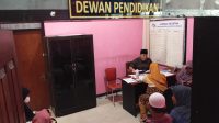 jbg 1 Wakil Ketua Dewan Pendidikan Kabupaten Jombang mendatangi kantor YPBU Gadingmangu.