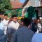 Ratusan Masyarakat Lamongan mengantar kepergian Kiai Abdul Aziz Khoiri ke peristirahat akhir ke makam Kelurahan Sidokumpul Kecamatan Lamongan Kota.
