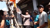 Peringati Hari Bhayangkara ke 80, Polres Lamongan Bedah Rumah Warga Kurang Mampu di Modo