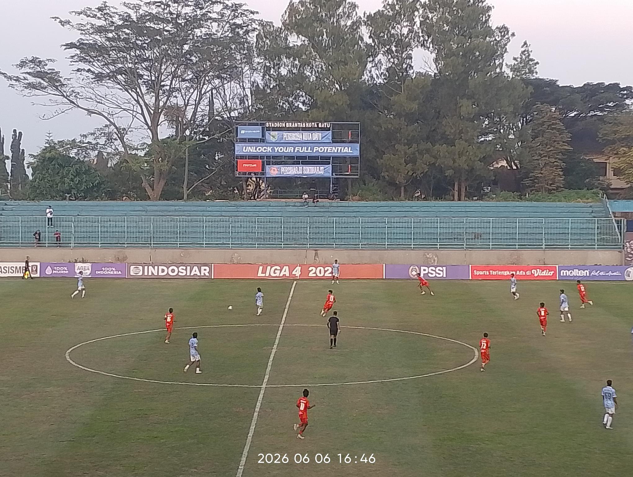 Persikoba berbagi angka dengan Persiharjo, laga berakhir imbang 1-1.