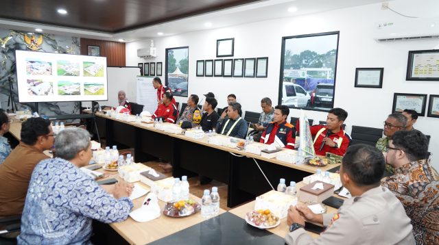 Mas Bup Dhito saat kunjungi SR di Plosoklaten.