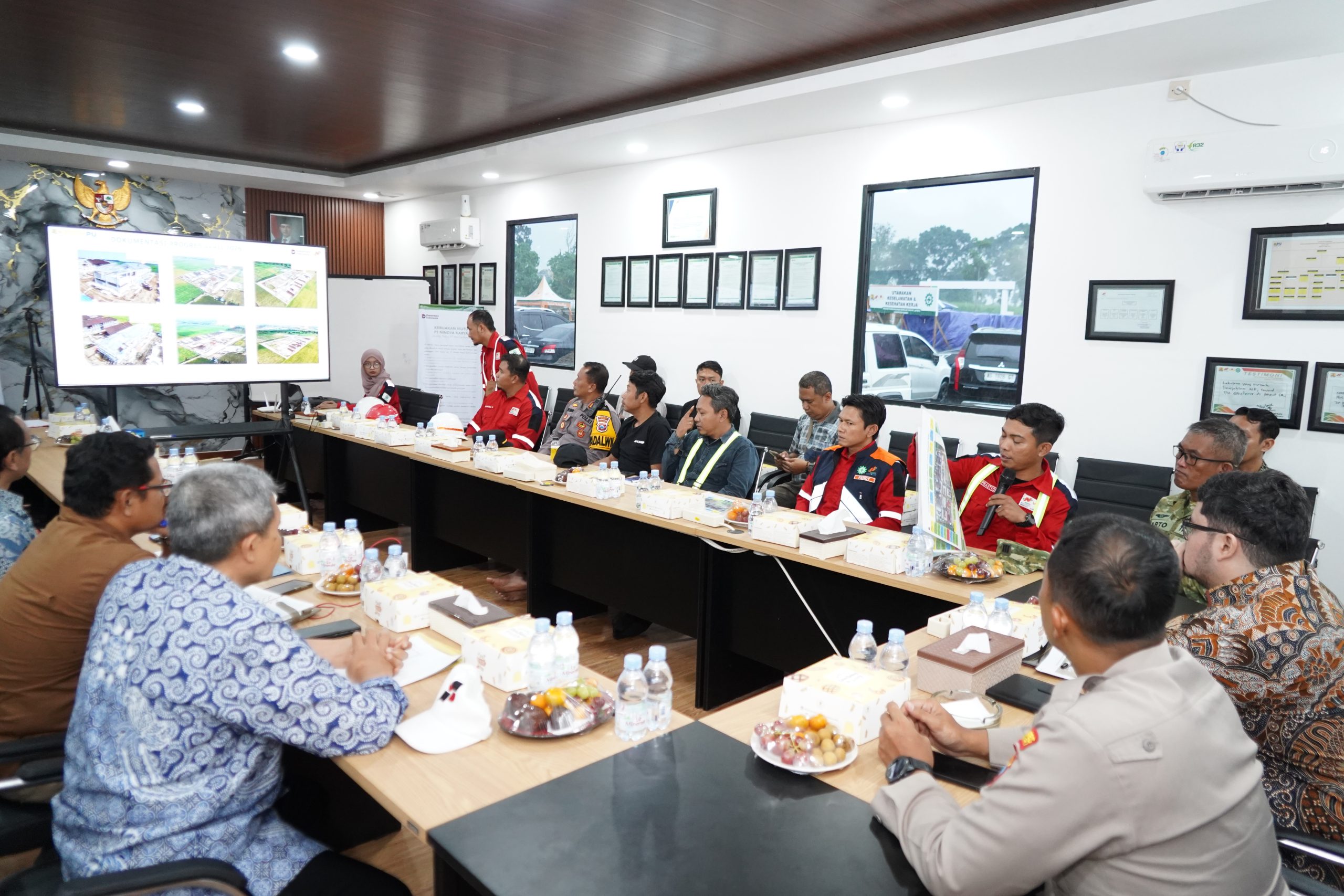 Mas Bup Dhito saat kunjungi SR di Plosoklaten.