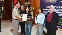 Aset2 Proses penyerahan sertifikat aset milik Pemkab Tulungagung maupun sertifikat tanah wakaf dan program PTSL.