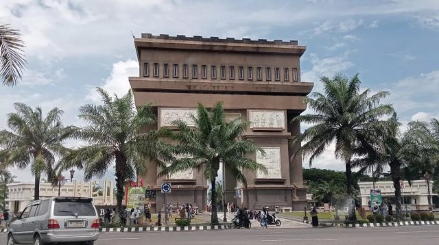 Kawasan wisata Simpang Lima Gumul (SLG) tetap jadi tujuan wisatawan.