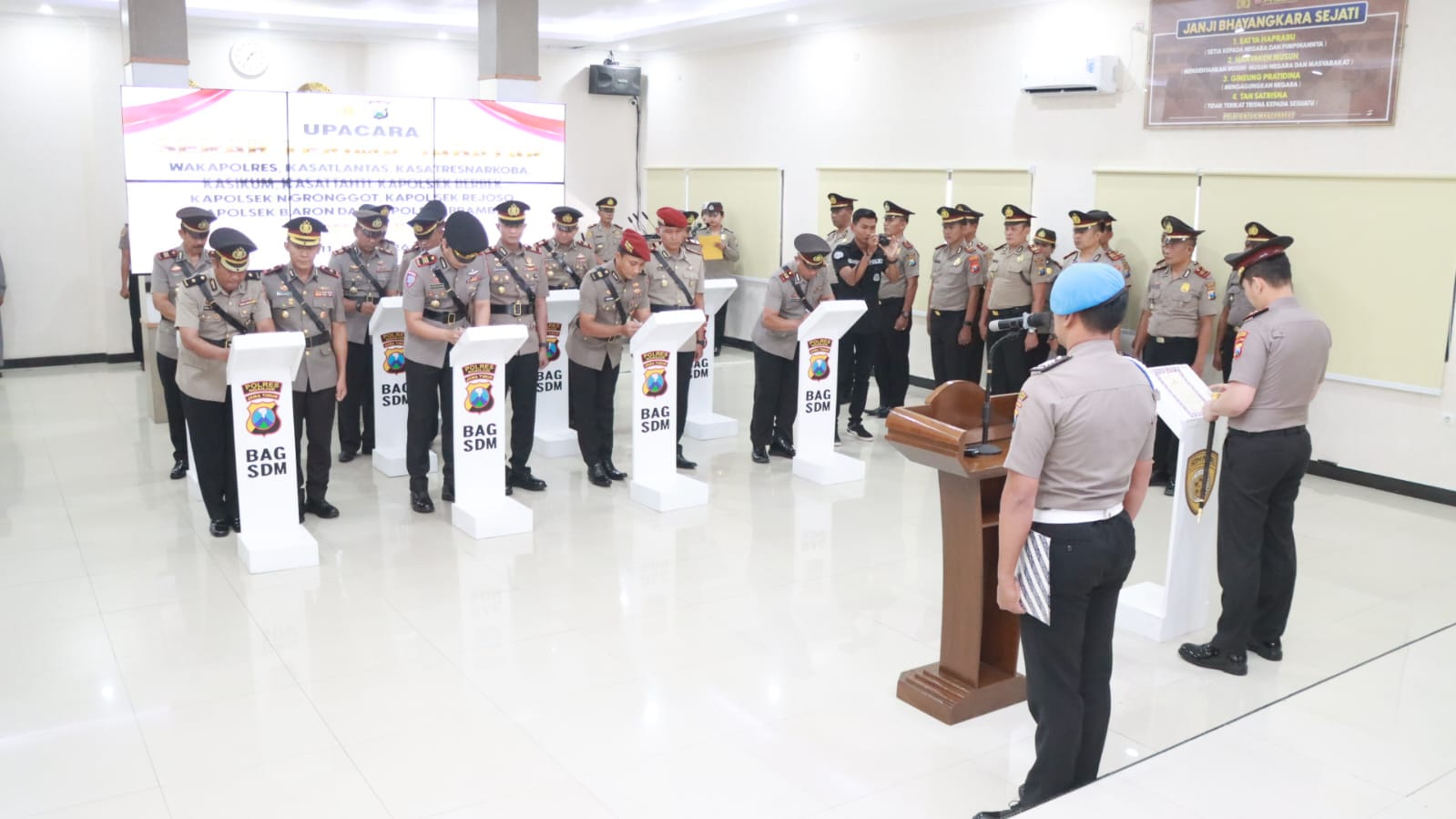 Gerbong Mutasi Polres Nganjuk Bergerak, Sejumlah PJU dan Kapolsek Jajaran Digeser
