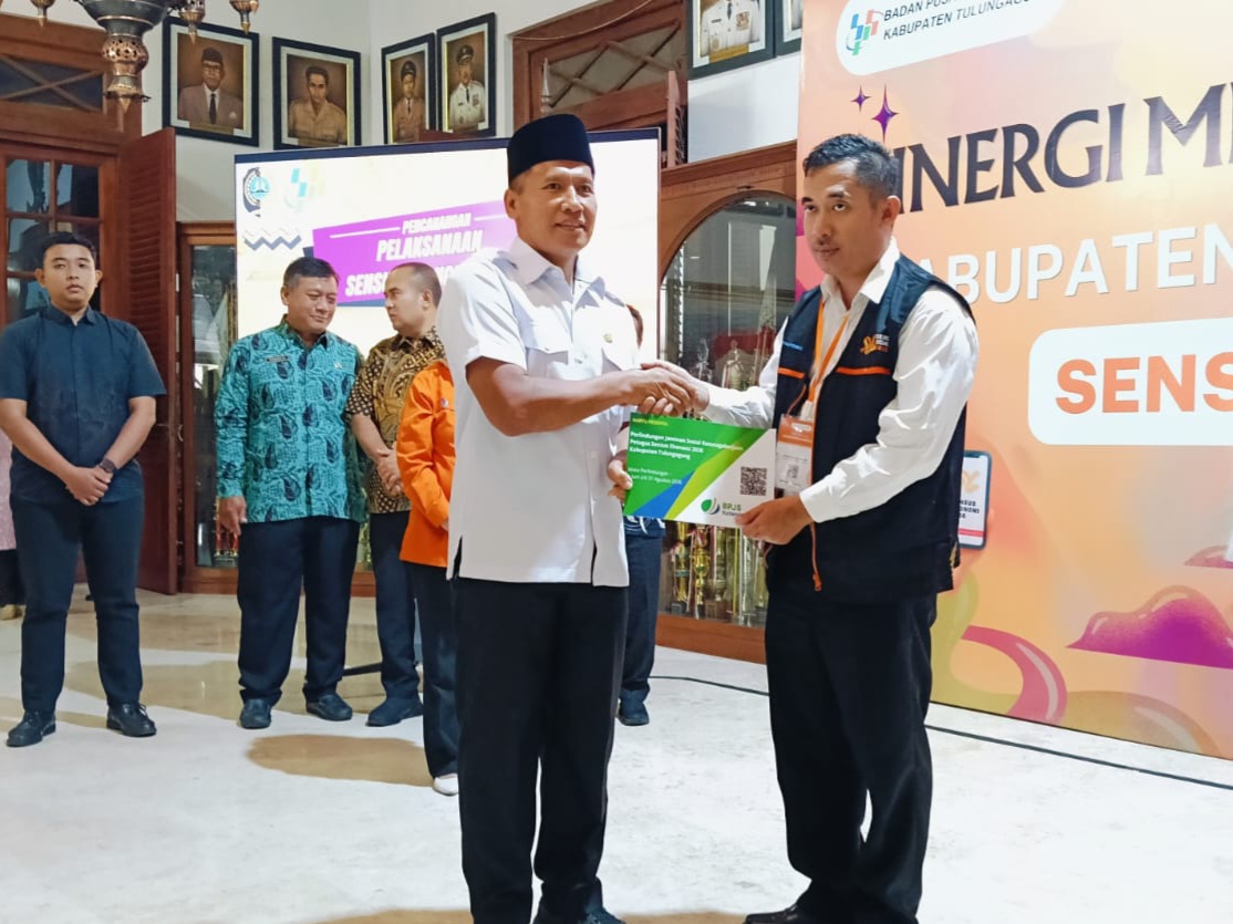 Penyaluran jaminan sosial dari BPJS Ketenagakerjaan terhadap penerima manfaat.