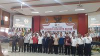 Samanhudi Anwar saat dikukuhkan.