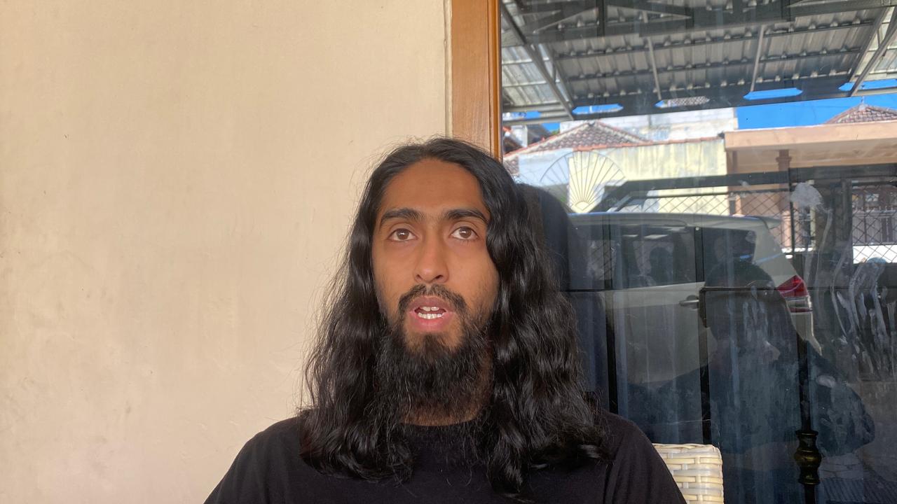 Dengan penampilan unik pedagang kambing Kota Batu diserbu followers.