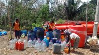 Air2 BPBD Tulungagung saat melakukan distribusi air bersih untuk masyarakat yang terdampak kekeringan.