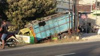 Truk Tabrak Warung Nasi Goreng di Sukorejo Ponorogo, Sopir Mengaku Hindari Sosok Penyeberang Jalan