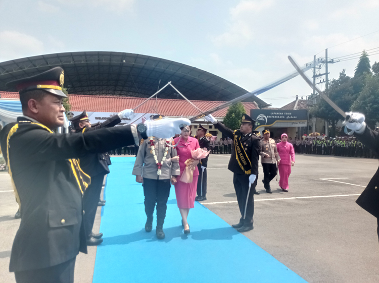 Pucuk Pimpinan Polres Kediri Berganti dari AKBP Bramastyo Aji ke AKBP Dr. Mohamad Wahyudin