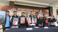 Jambret Satreskrim Polres Tulungagung saat merilis kasus penjambretan di Tulungagung.