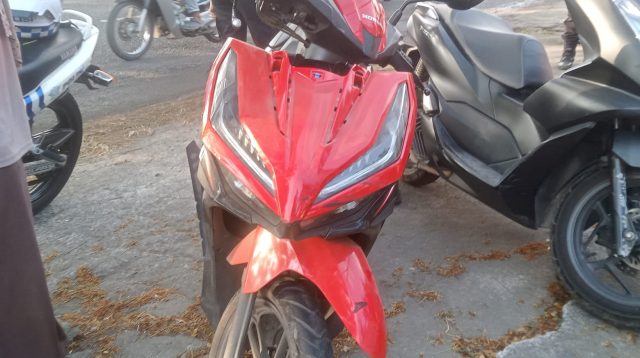 Barang bukti dua sepeda motor yang terlibat kecelakaan dan diamankan oleh petugas Satlantas Polres Tulungagung.