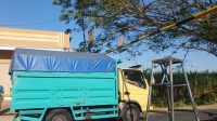 Portal Pemasangan portal pembatas ketinggian kendaraan di ruas jalan alternatif Gondang agar truk bertonase tinggi tidak melintas.