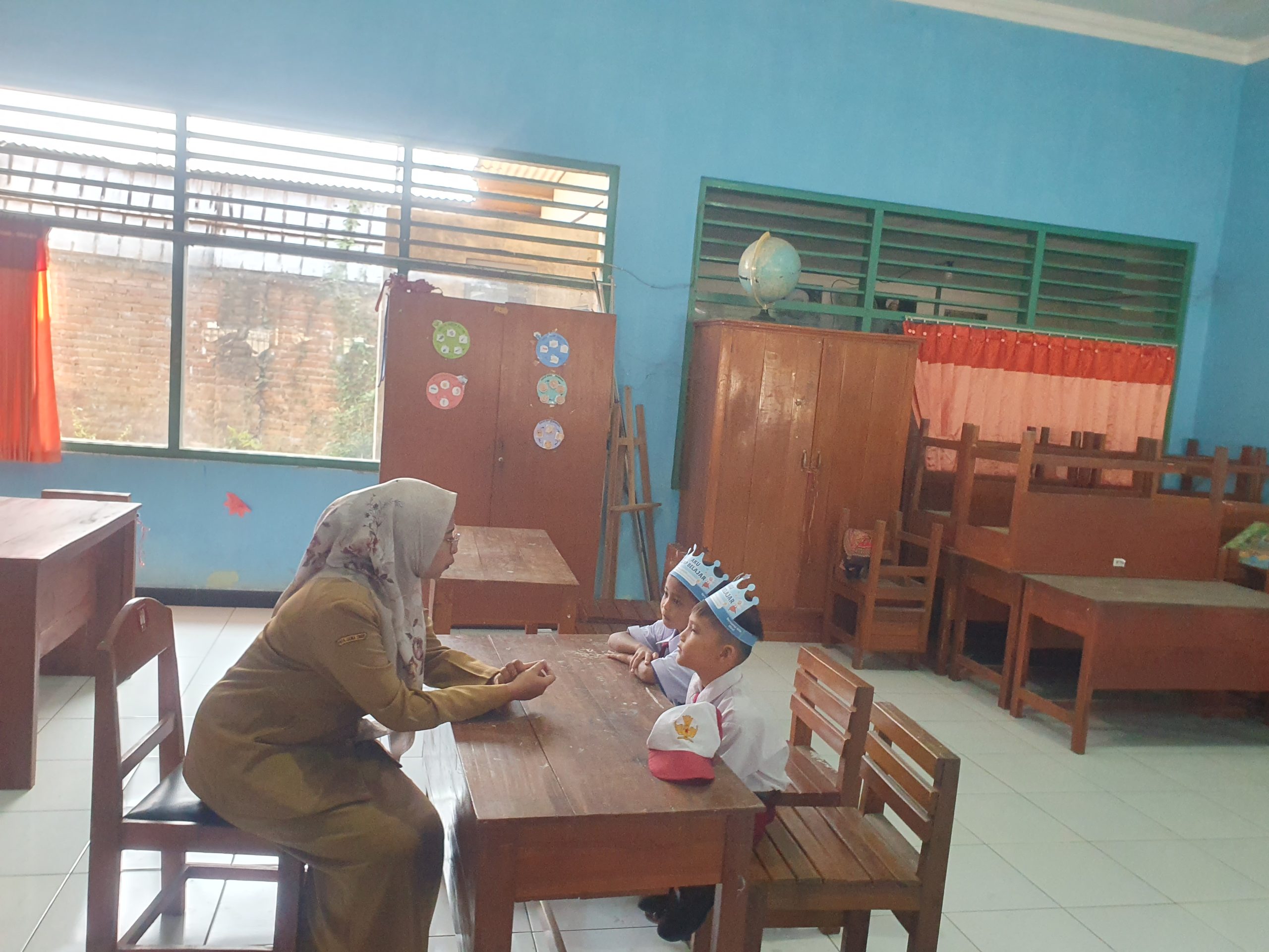 Kegiatan MPLS 2026 di SDN 2 Plandaan Tulungagung yang hanya memiliki 16 siswa jenjang kelas 1-6.