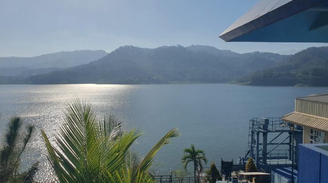 Bendungan Wonorejo Tulungagung mulai mengalami penurunan tingkat elevasi air.