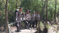 Rayakan Hari Bhayangkara, Personel Polres Blitar Kompak Daki Gunung Kelud
