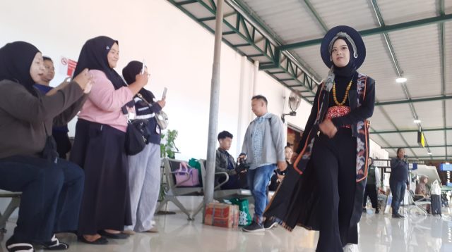 Senyum Keceriaan Hari Anak Nasional: KAI Daop 7 Madiun Beri Pengalaman Naik Kereta Gratis, Wadah Aksi Bakat Anak Disabilitas
