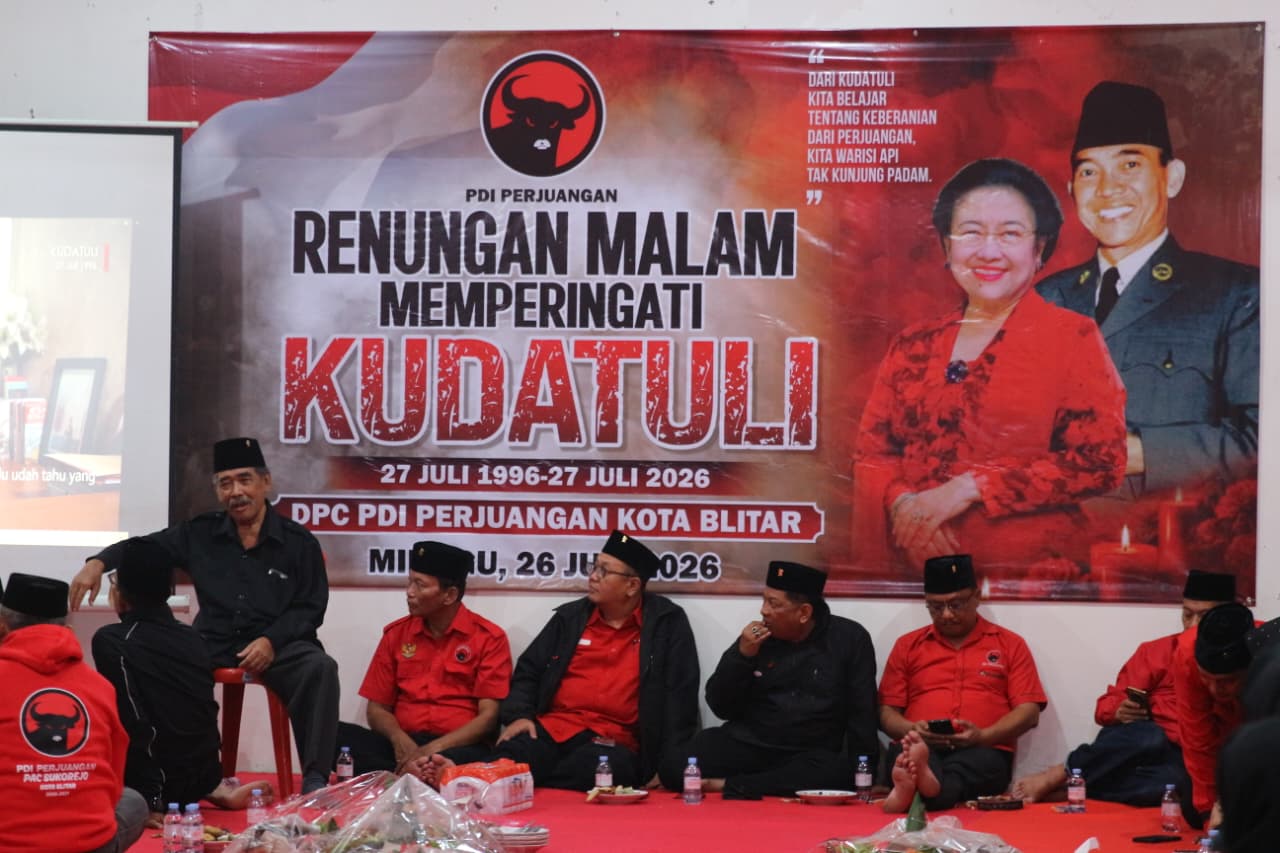 Peringatan peristiwa Kudatuli di kantor DPC PDI Perjuangan Kota Blitar.