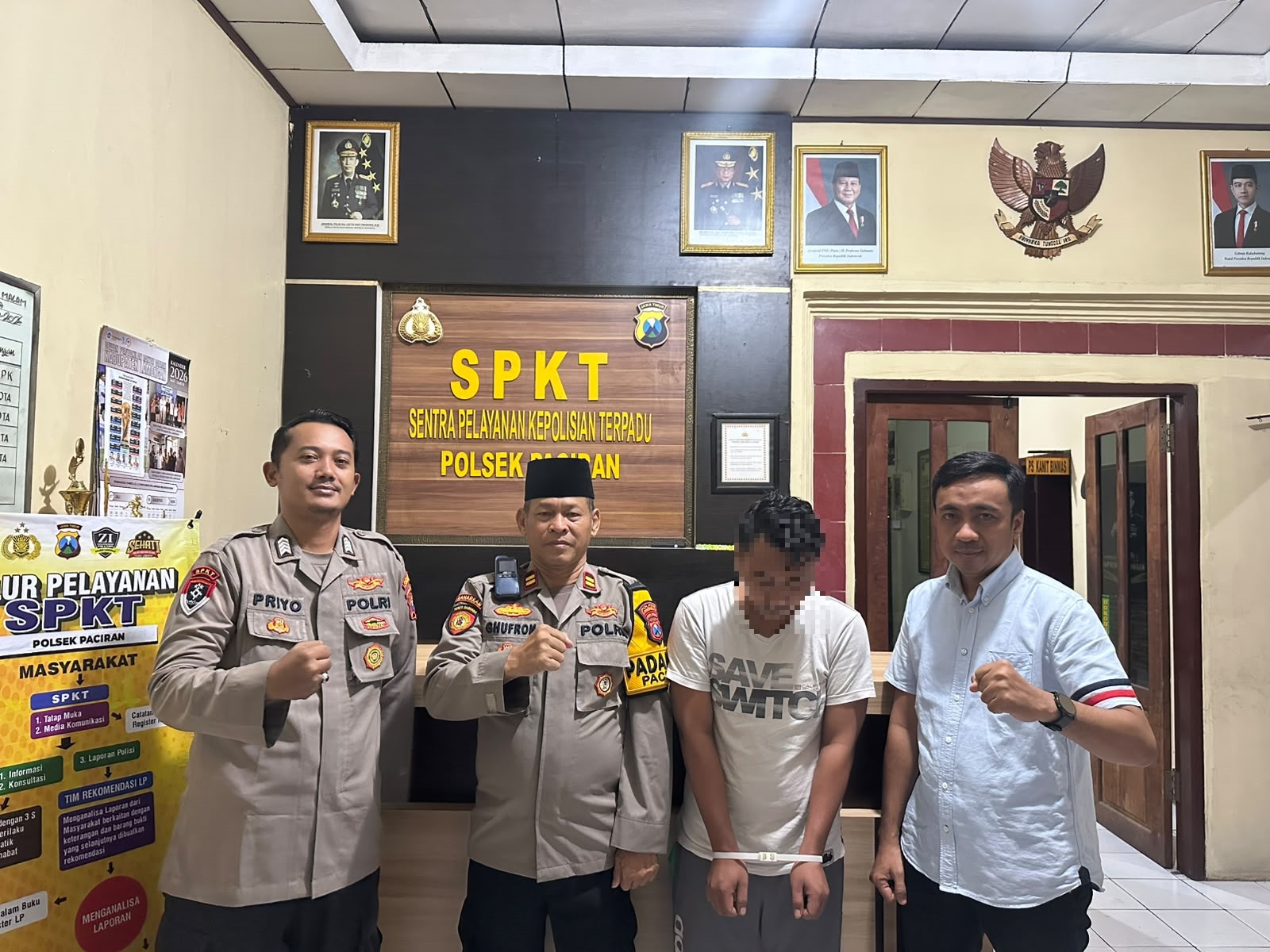 Tersangka MKR diamankan di Polsek Paciran.
