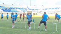 1000192852 Pemain Persela saat gelar latihan di Stadion Surajaya Lamongan.