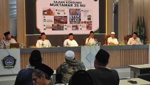 (Dari kiri) Ketua PWNU Jatim KH Abdul Hakim Mahfudz, Ketua Umum Yayasan Pondok Pesantren Bahrul Ulum Tambakberas, KH. Abdurrozaq Sholeh, Sekretaris Jenderal PBNU Saifullah Yusuf dan Ketua Majelis Pengasuh Ponpes Bahrul Ulum KH Hasib Wahab serta Pengurus PBNU KH Latif Malik ketika Rapat Koordinasi antara PBNU dan Panitia Lokal yang digelar di Tower G MAN 3 Jombang, Senin (3/8/2026) siang.