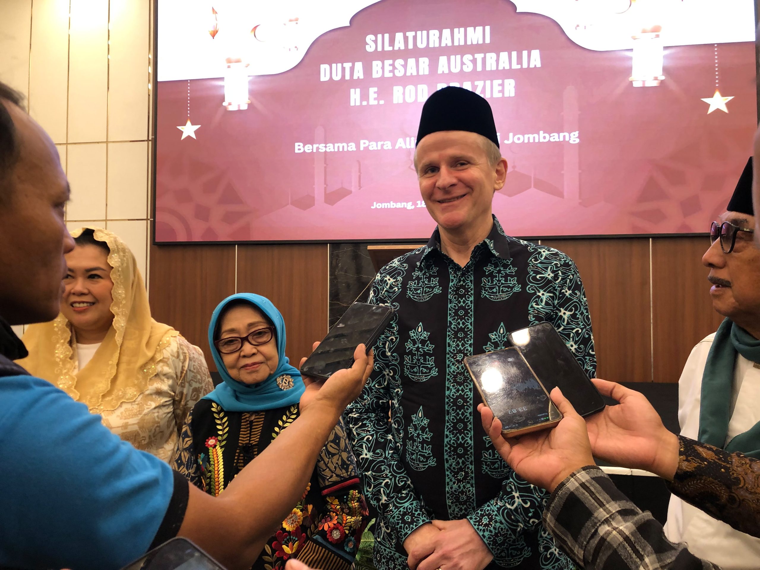 Duta Besar Australia untuk Indonesia, H.E. Rod Brazier, melakukan kunjungan kerja dan bertemu para alim ulama di Jombang, Selasa (18/8/2026).