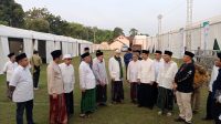 1002869961 Ketua Organizing Committee Muktamar ke-35 NU, Saifullah Yusuf atau Gus Ipul) berama Panitia lokal dipimpin Gus Rozaq dan Ketua Steering Committee Muktamar ke-35 NU, Prof. Mohammad Nuh, saat meninjau persiapan venue-venue utama dan termasuk Bazar Muktamar.