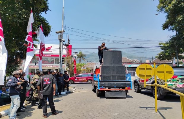 Puluhan massa geruduk Balai Kota Batu, soroti Gate E-Parking Rp600 Juta.