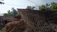 Tak Ada Angin dan Hujan, Rumah Seorang Janda di Ponorogo Tiba-tiba Roboh