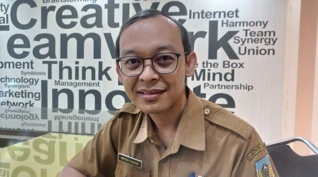 Kondisi lokasi pasar buah di Desa Bakalan Kecamatan Grogol bekas lokasi futsal dan Imron Fanani Imron Fanani Kabid Pengelolaan Barang Milik Daerah BKAD Kabupaten Kediri.