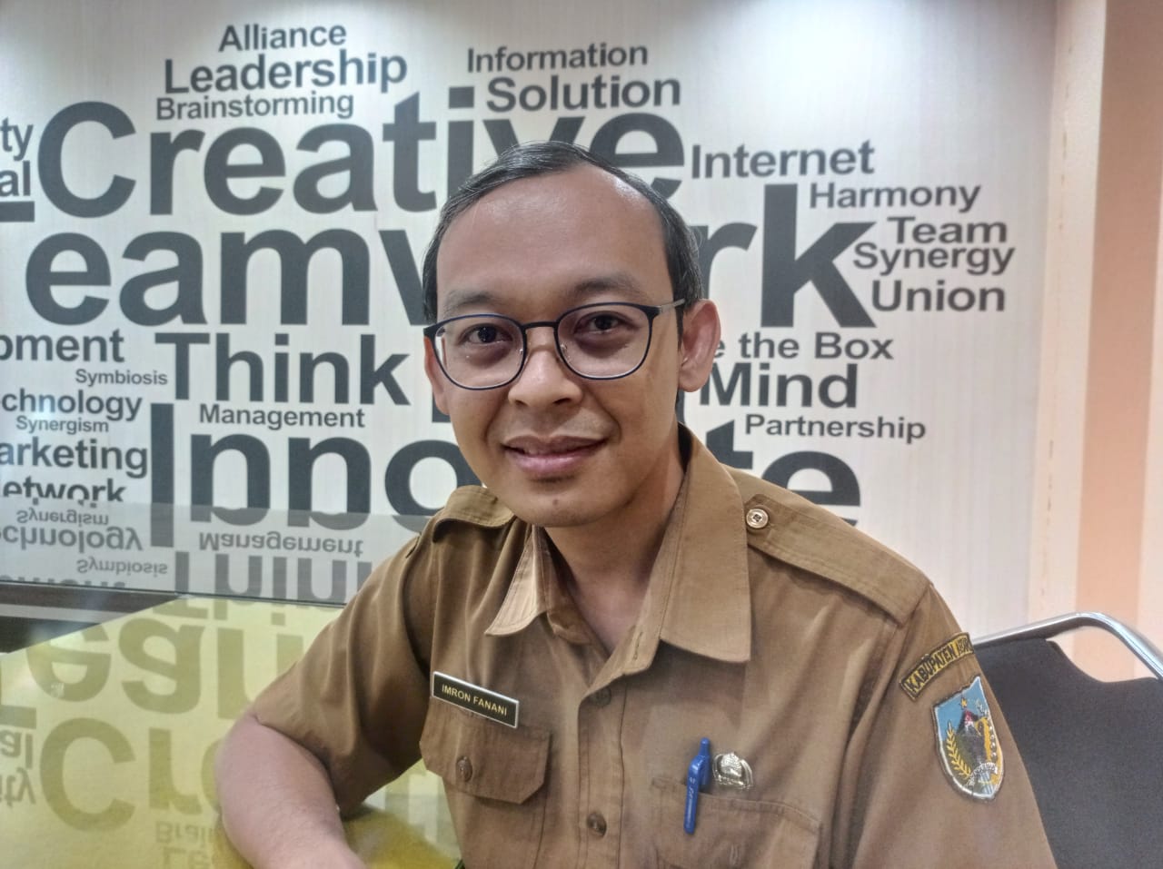 Kondisi lokasi pasar buah di Desa Bakalan Kecamatan Grogol bekas lokasi futsal dan Imron Fanani Imron Fanani Kabid Pengelolaan Barang Milik Daerah BKAD Kabupaten Kediri.