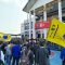 Puluhan anggota PMII saat melakukan aksi demo didepan kantor Kejari Ponorogo.
