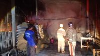 WhatsApp Image 2026-08-13 at 15.00.05 Kondisi kandang ayam yang terbakar hingga merugi Rp 1 miliar.