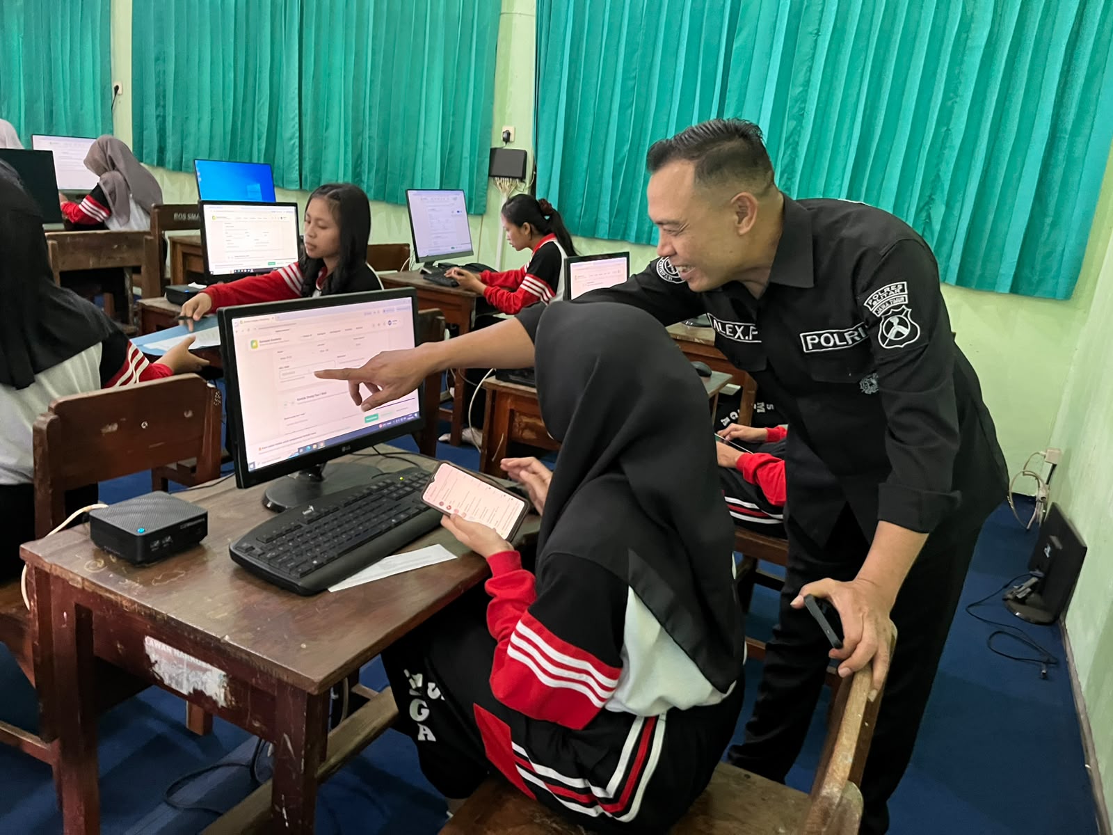 Polres Blitar Edukasi Ratusan Pelajar Soal AI Antisipasi Deepfake dan Hoaks