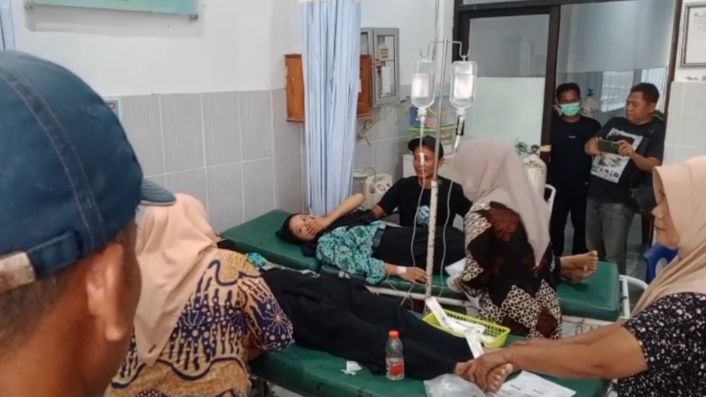 Siswa SMPN Kabuh yang menjalin perawatan di Puskesmas Kabuh, Kecamatan Kabuh, Jombang, Kamis (3/9/2026). Suasana depan Puskesmas Kabuh.