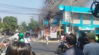 Tiga ruko di Jalan Galunggung Malang terbakar, satu warga dilaporkan tewas.
